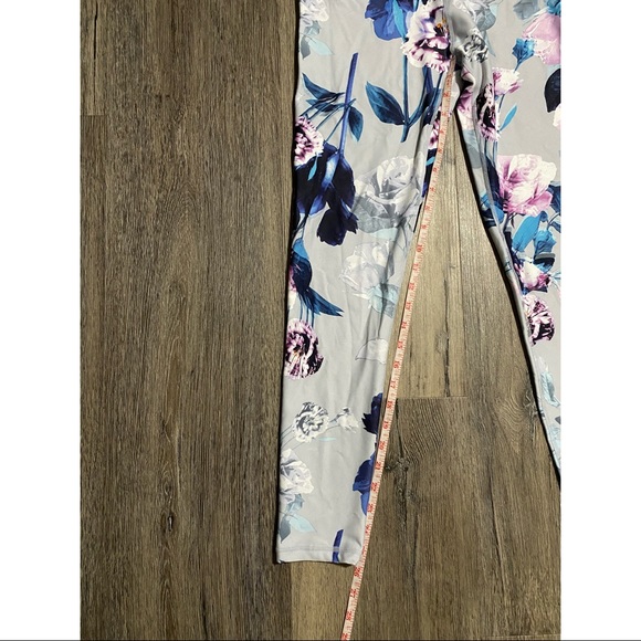 FABLETICS LEGGINGS- NWT - Picture 3 of 6